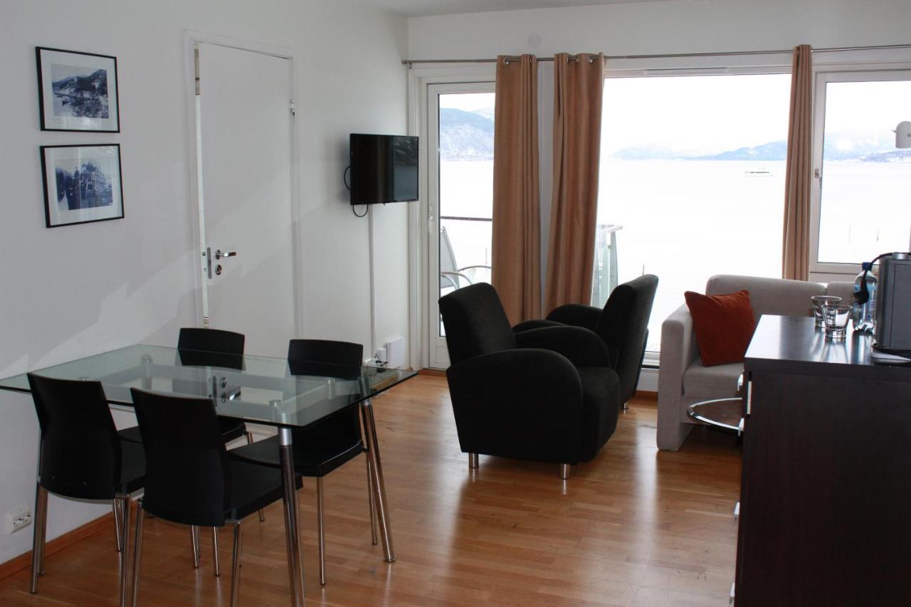 Smaken Av Ryfylke Event As Overnatting, Bygningen Drives Ikke Som Hotell Hjelmeland Exteriör bild