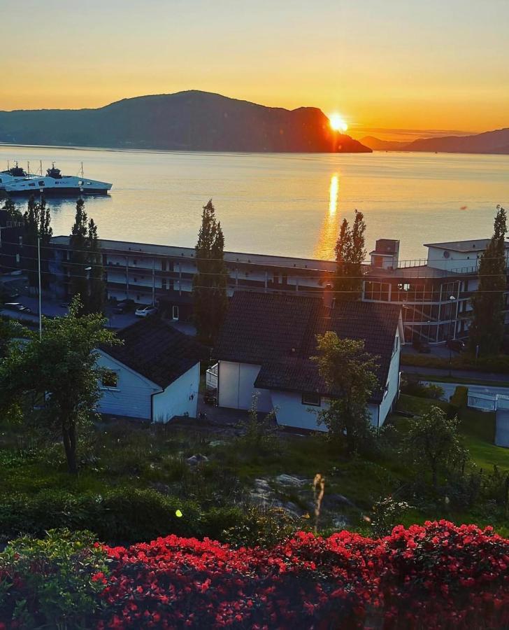 Smaken Av Ryfylke Event As Overnatting, Bygningen Drives Ikke Som Hotell Hjelmeland Exteriör bild