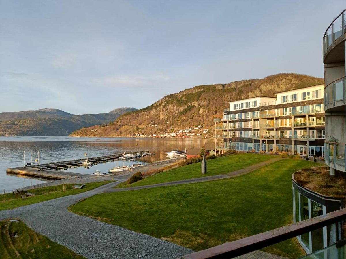Smaken Av Ryfylke Event As Overnatting, Bygningen Drives Ikke Som Hotell Hjelmeland Exteriör bild