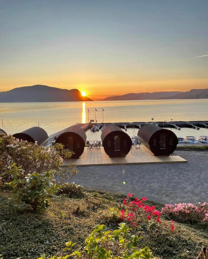 Smaken Av Ryfylke Event As Overnatting, Bygningen Drives Ikke Som Hotell Hjelmeland Exteriör bild